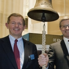 Marcus Wallenberg (left), Chairman in Electrolux, Hans Stråberg (right), President and CEO in Electrolux, some minute before ringing the closing bell.