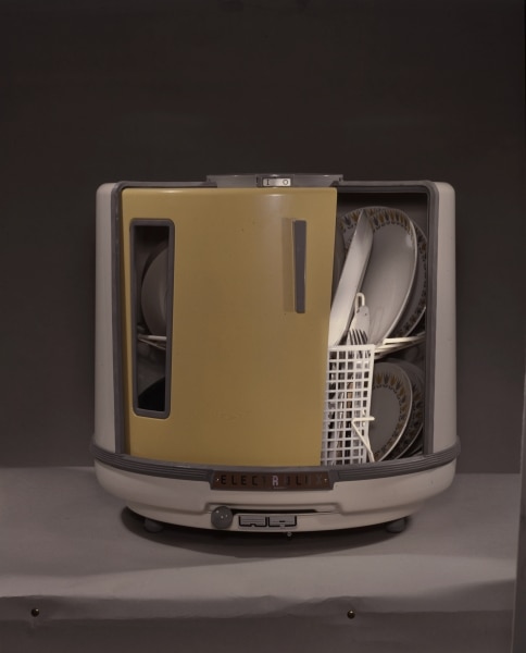 In 1959 Electrolux launched its first dishwasher, the D10