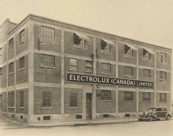 Exterior image of the Electrolux subsidiary offices in Montreal in the early 30's