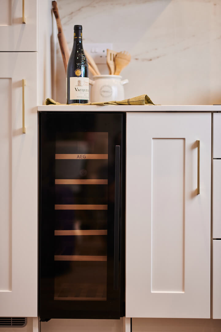 AEG 5000 Undercounter Integrated Wine Cooler