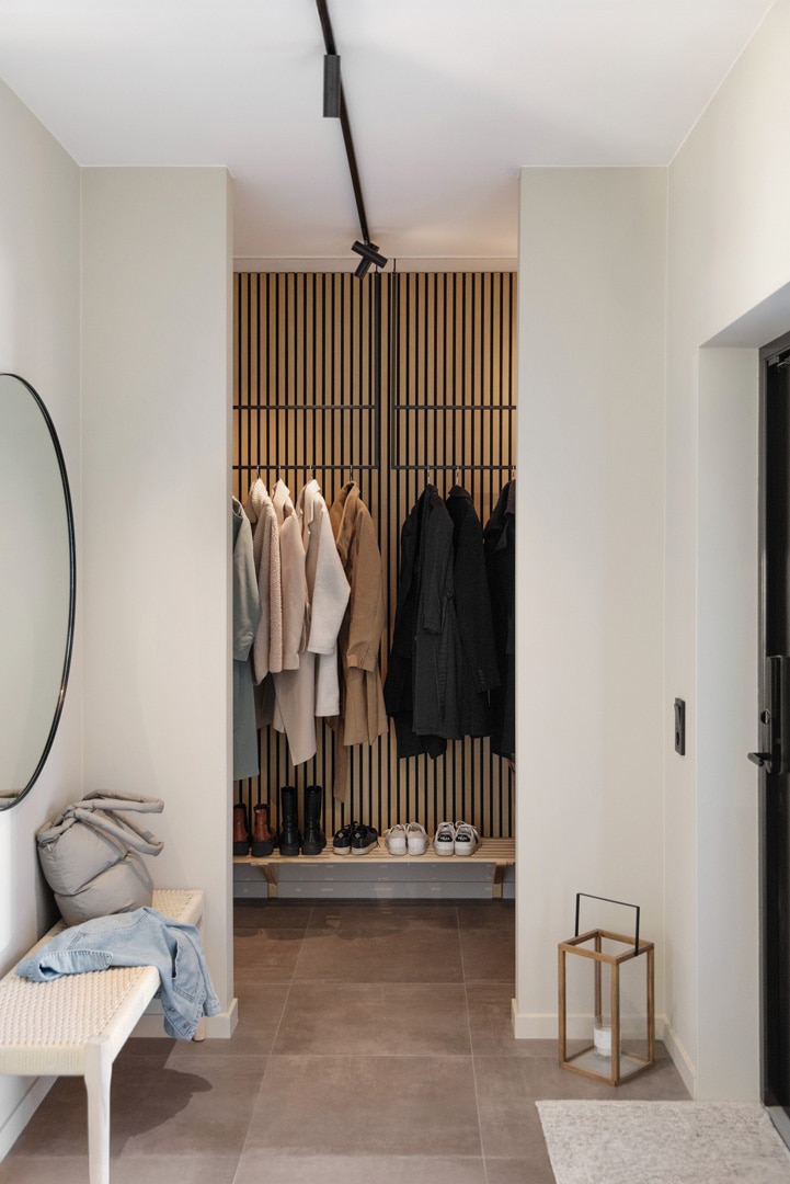 Reworked hallway with open hanging storage